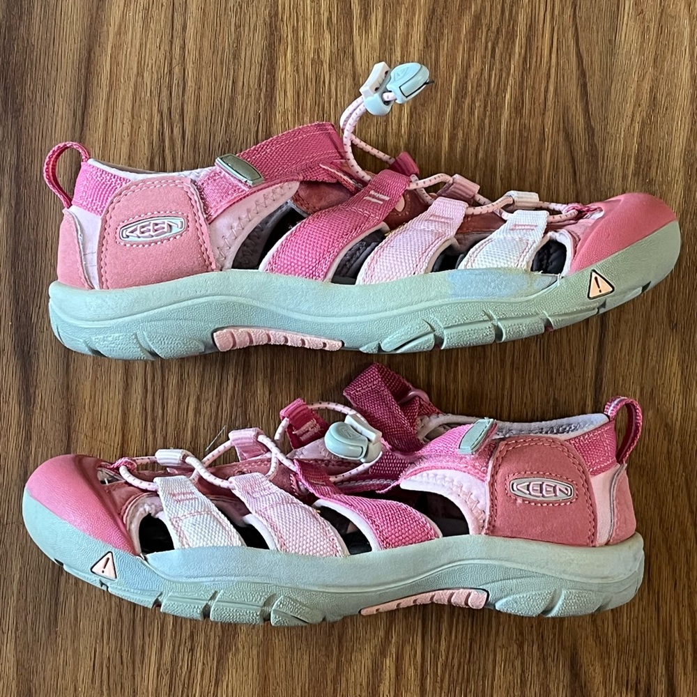 Keen girls sandals